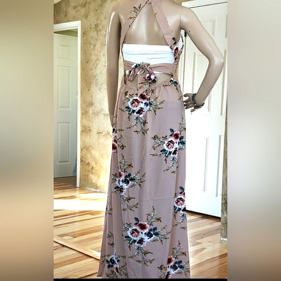 Light for Fashion Dress Tan & a pretty flower pattern Size M to L  NWT - Picture 3 of 8